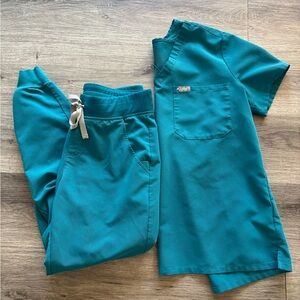 FIGS limited edition pacific blue scrub set small